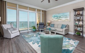 Condo, 3 habitaciones | Área de sala de estar