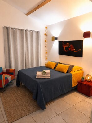 Iron/ironing board, free WiFi, bed sheets - Ardèche- For 2 people: Peace, nature, Wellness area and Jacuzzi (Lussas)