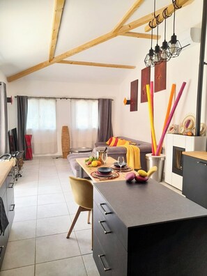 Living area - Ardèche- Cocoon for 2 persons : Calm, nature, Indoor swimming pool (Lussas)