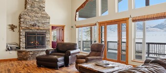 Spacious Retreat Near Yellowstone 3 Bedroom Home