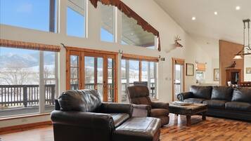 House, 3 Bedrooms | Living area