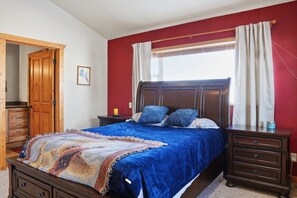 Casa, 3 habitaciones | 3 habitaciones y espacio para trabajar con laptop 