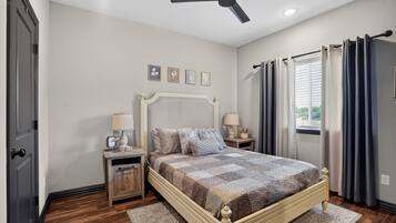 Condo, 2 Bedrooms