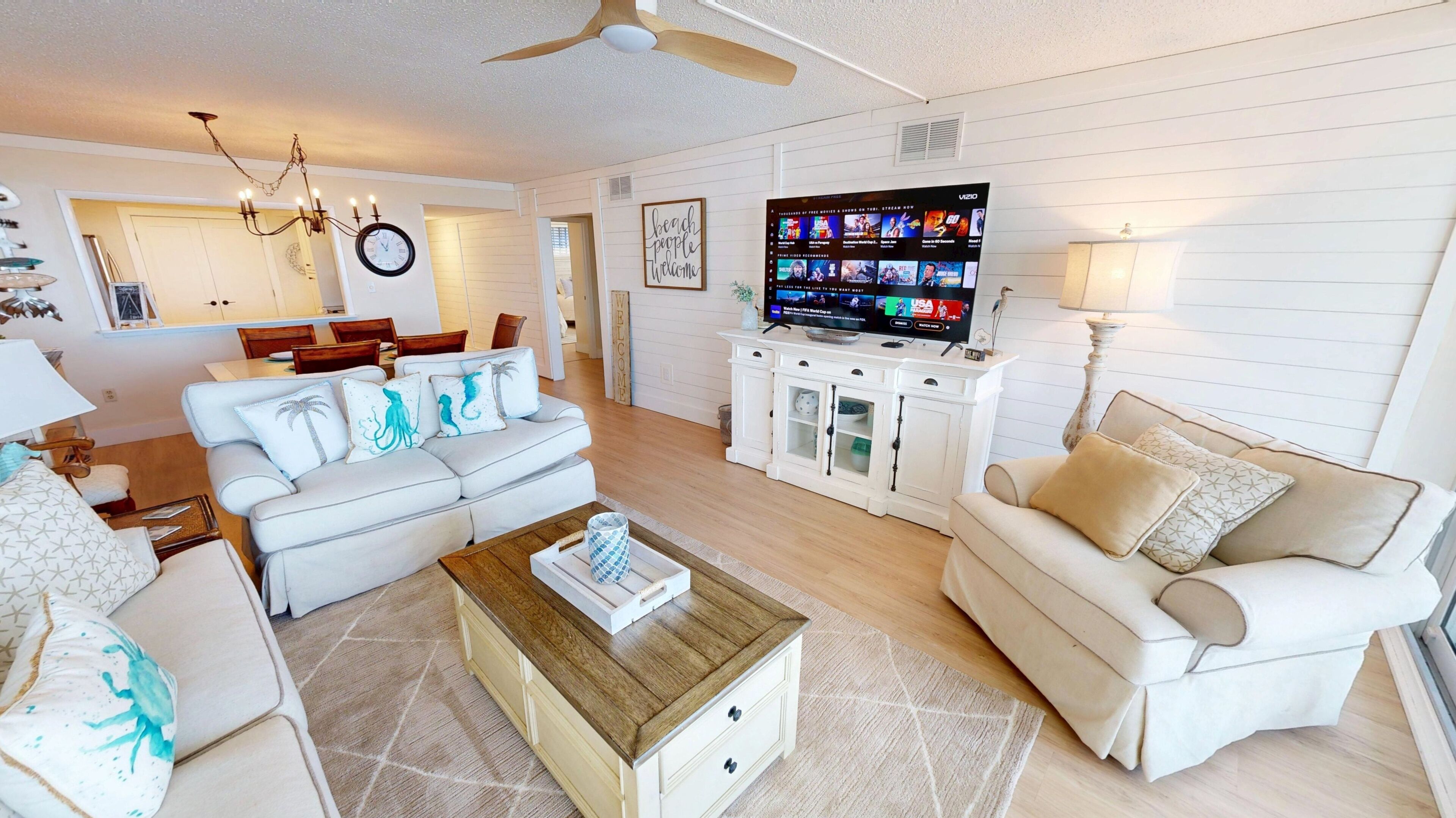 Condo, 2 Bedrooms | Living area