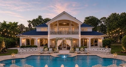 Villa de Lago! A Stunning Waterfront Estate on Lake Conroe
