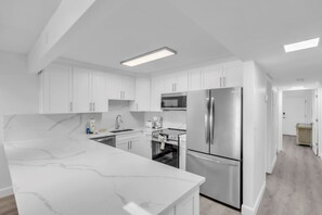 House, 1 Bedroom | Private kitchen | Fridge, oven, coffee/tea maker, toaster - Sea Club 3 Unit 2 1 Bedroom Home (Longboat Key)