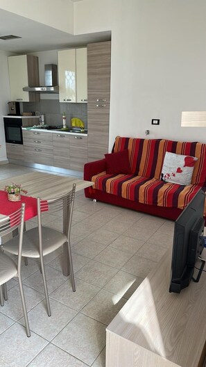 Interior - Bright & Peaceful 2BR Apartment in Terracina (Terracina)