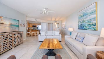 Condo, 3 Bedrooms | Living area