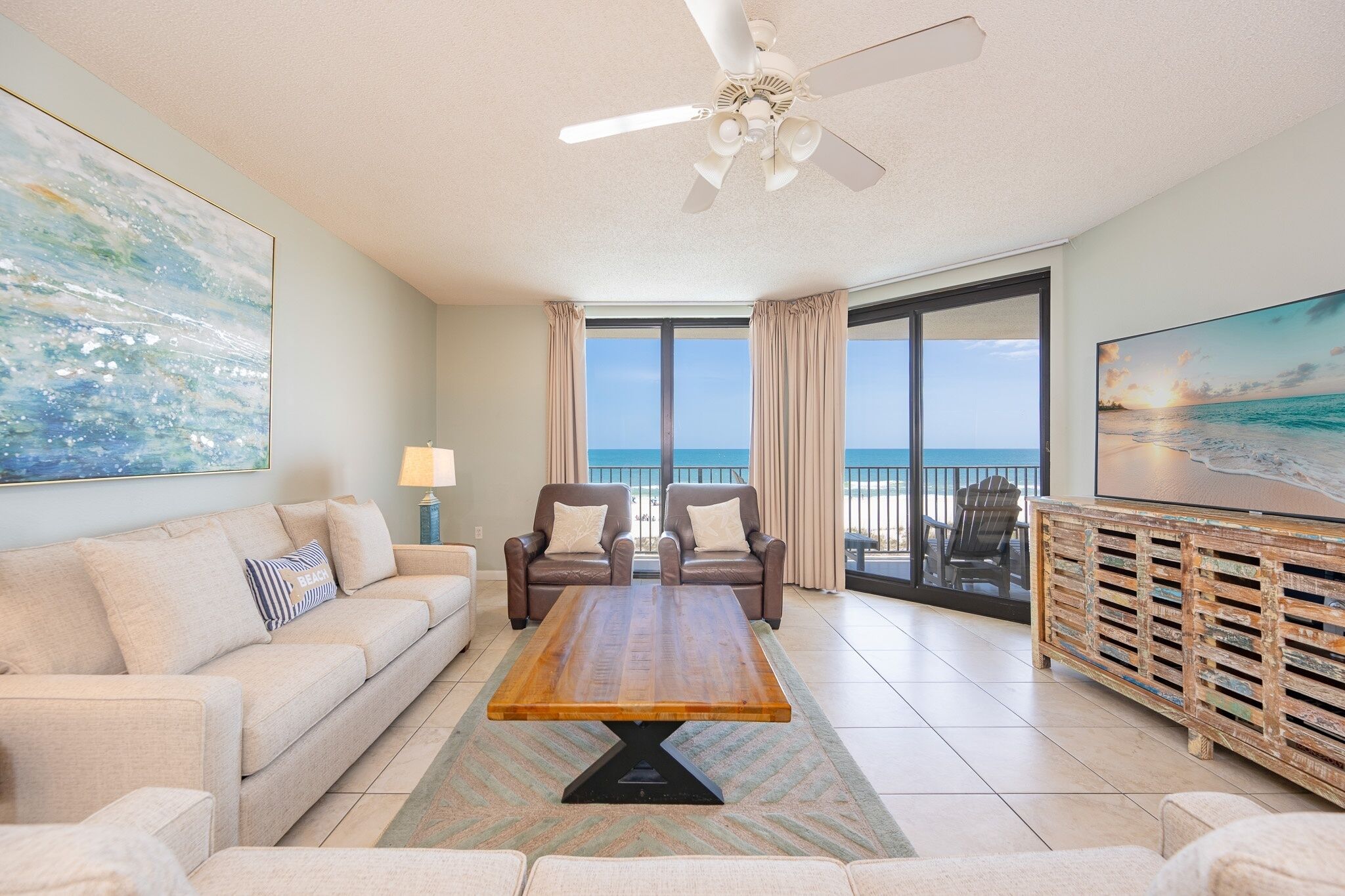Condo, 3 Bedrooms | Living area
