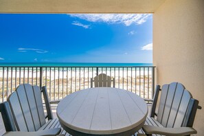 Outdoor dining - Phoenix X 407 3 Bedroom Condo (Orange Beach)