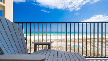 Condo, 3 Bedrooms | Property grounds
