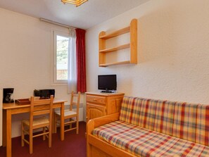 Apartment | Living room - Les Deux Alpes Base for 2 With Ski Access (Les Deux Alpes)