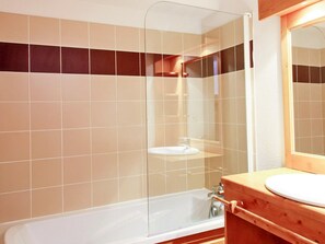 Apartment | Bathroom - Duplex Apartment for 9 in La Foux D'allos (Allos)