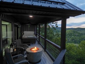 Terrace/patio - Robyn's Nest -Sky Ridge Retreats - Views- Hot Tub (Denniston)