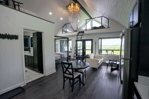 WiFi, bed sheets - Robyn's Nest -Sky Ridge Retreats - Views- Hot Tub (Denniston)