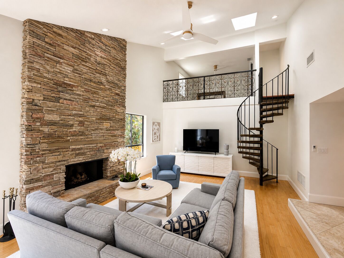 Smart TV, fireplace, offices