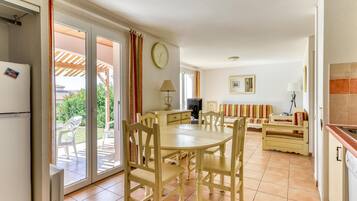 House | Dining