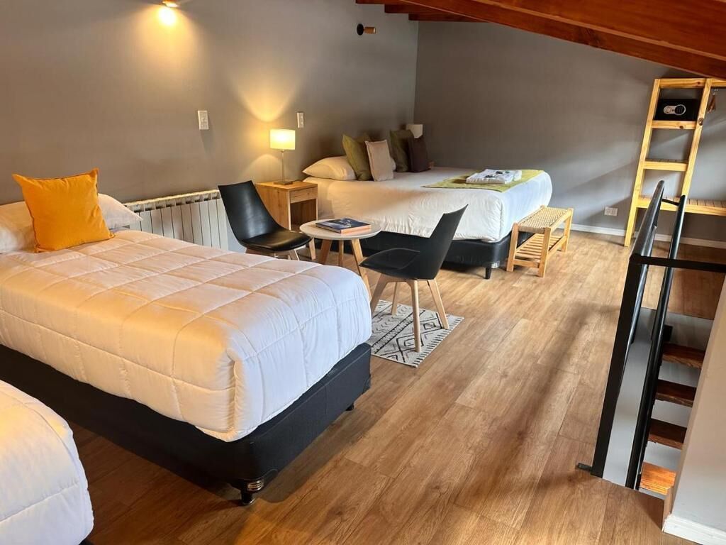 Familien-Vierbettzimmer, Bergblick | Zimmersafe, Verdunkelungsvorhänge, kostenloses WLAN