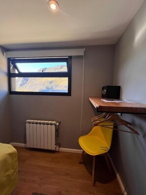 Standard Single Room | Interior - Desierto Suites (El Chalten)