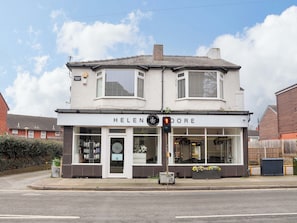 Exterior - Wallasey Village Escape by the Sea (Wallasey)