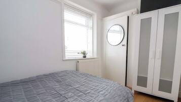2 bedrooms, individually decorated, individually furnished, free WiFi