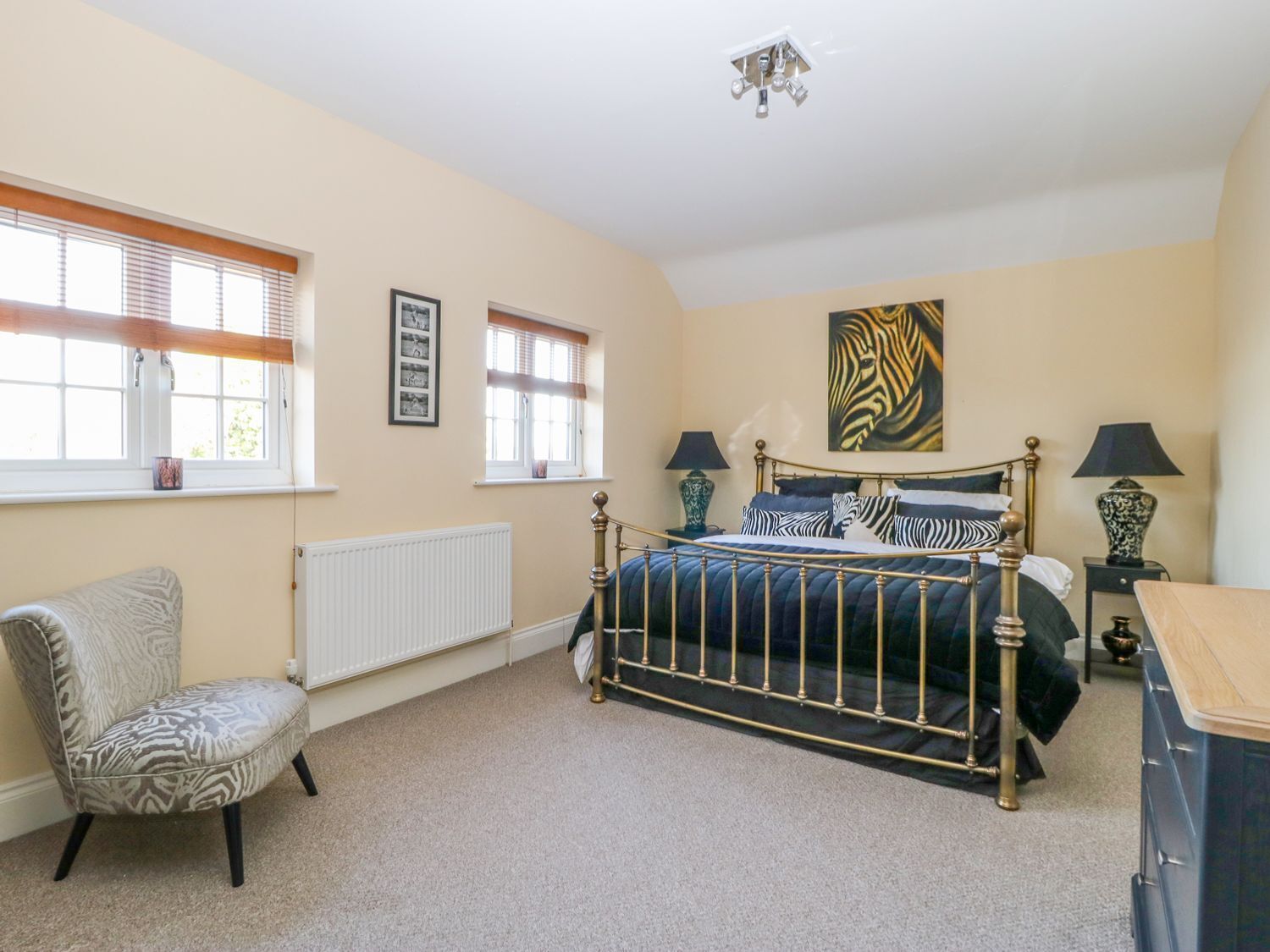9 bedrooms, WiFi (free), individually decorated, individually furnished