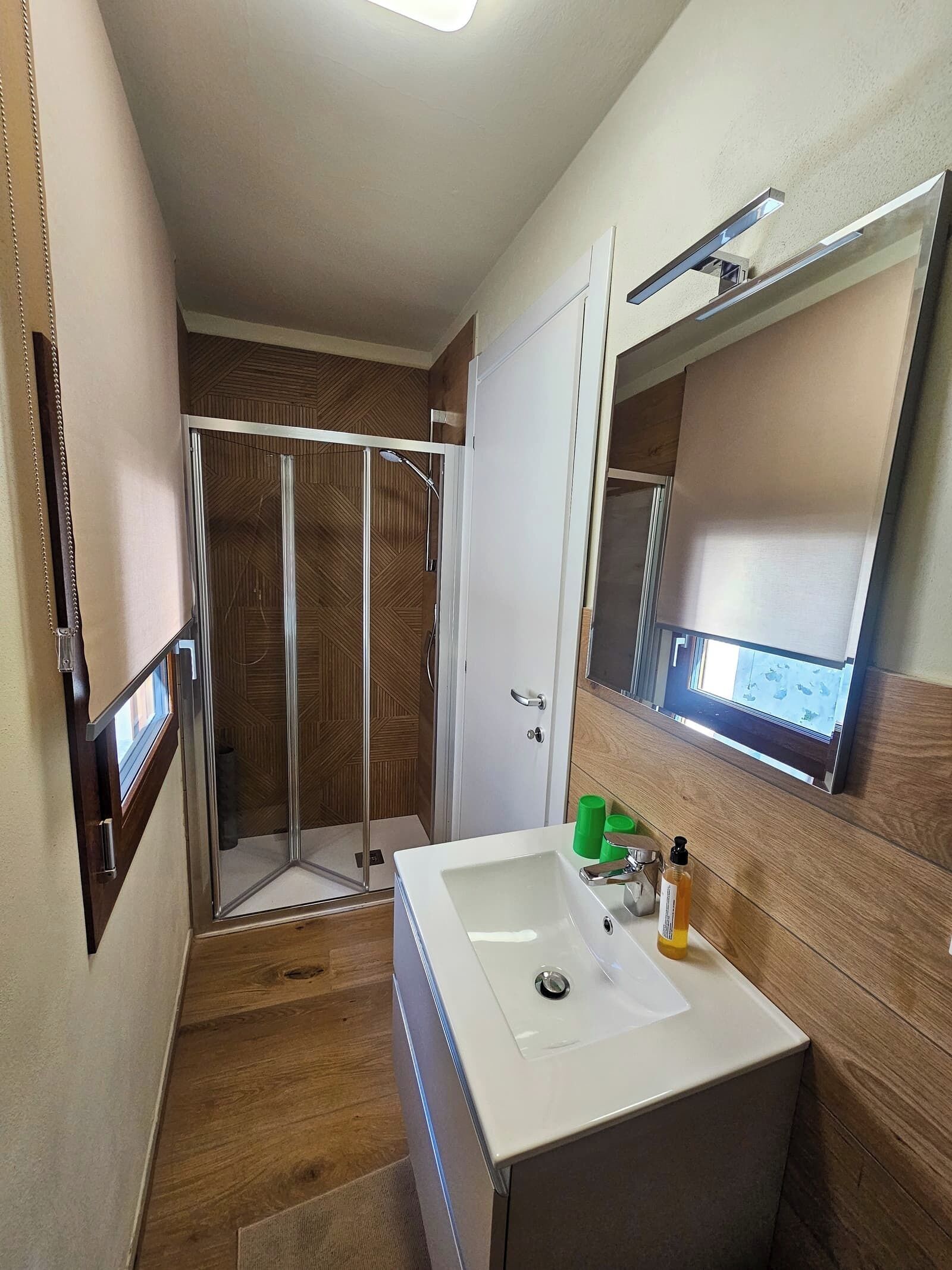 Dusche, Haartrockner, Bidet, Handtücher