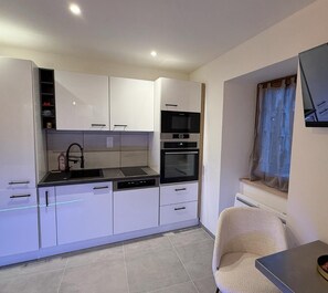 Private kitchen - Charming studio in the heart of a medieval Ardèche village (Burzet)