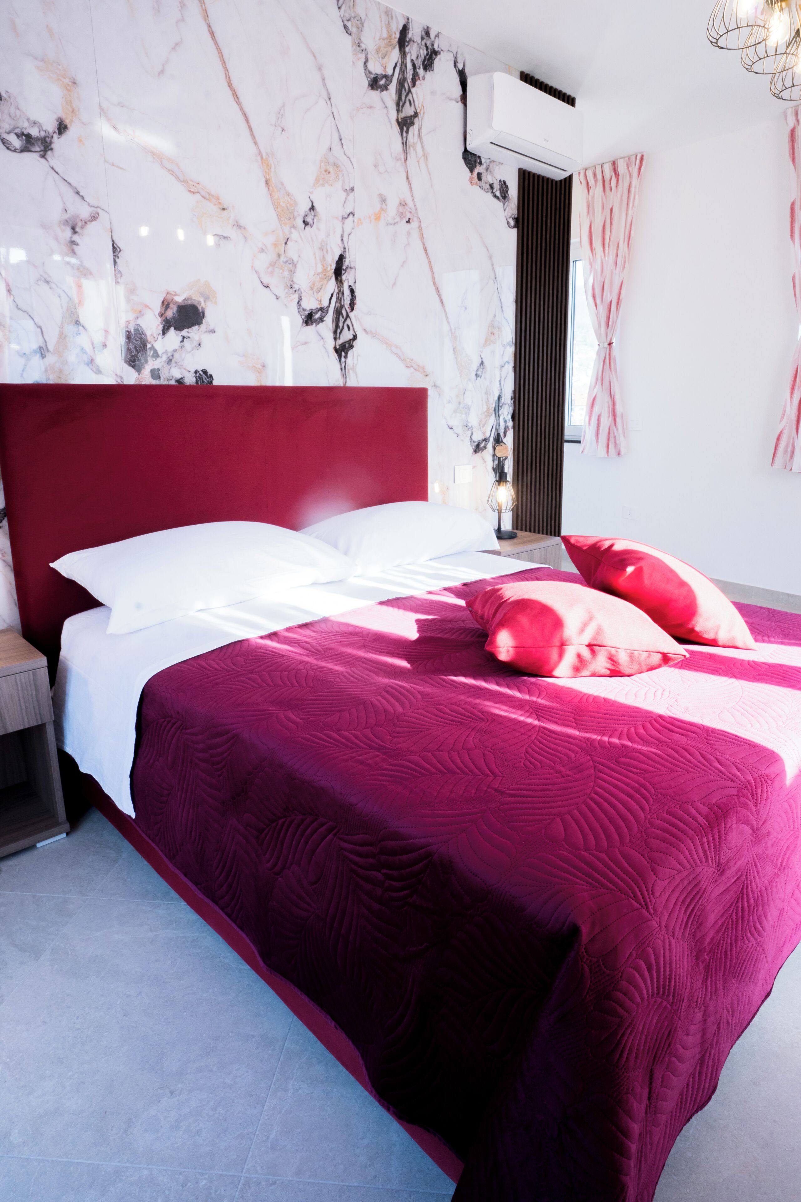 ROOM 6
