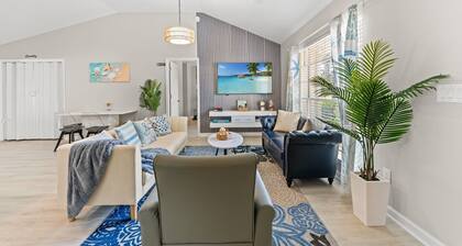 Coastal house w/ Game Room and fire pit Close to Broadway at the Beach~Sleeps 10