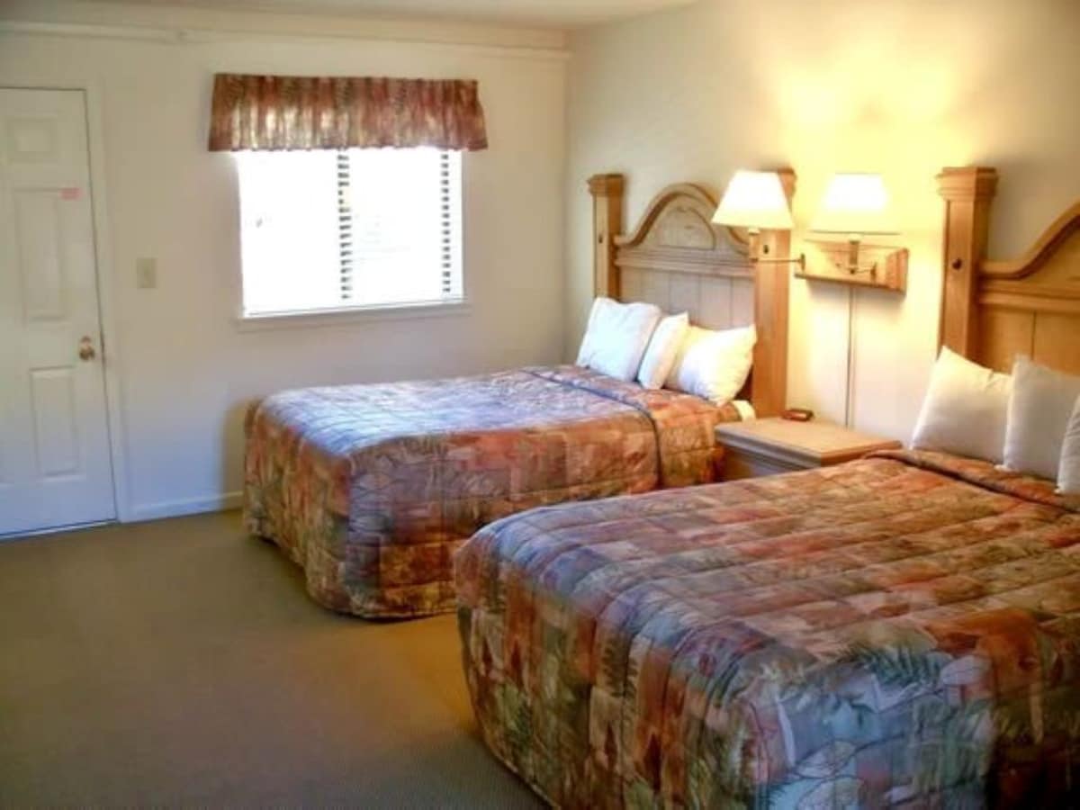 Guest room with two beds at Chisos Mountain Lodge