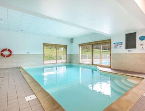 Apartment | Pool - Large 8-person Apartment in Giez (Giez)