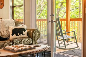 TV, fireplace - *Secluded 3BD w/ Hot Tub + Fireplace + Game Room* (Gatlinburg)