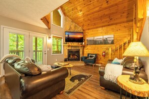 TV, fireplace - *Secluded 3BD w/ Hot Tub + Fireplace + Game Room* (Gatlinburg)