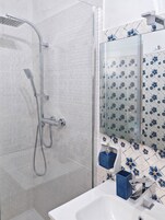 Apartment, Patio | Bathroom