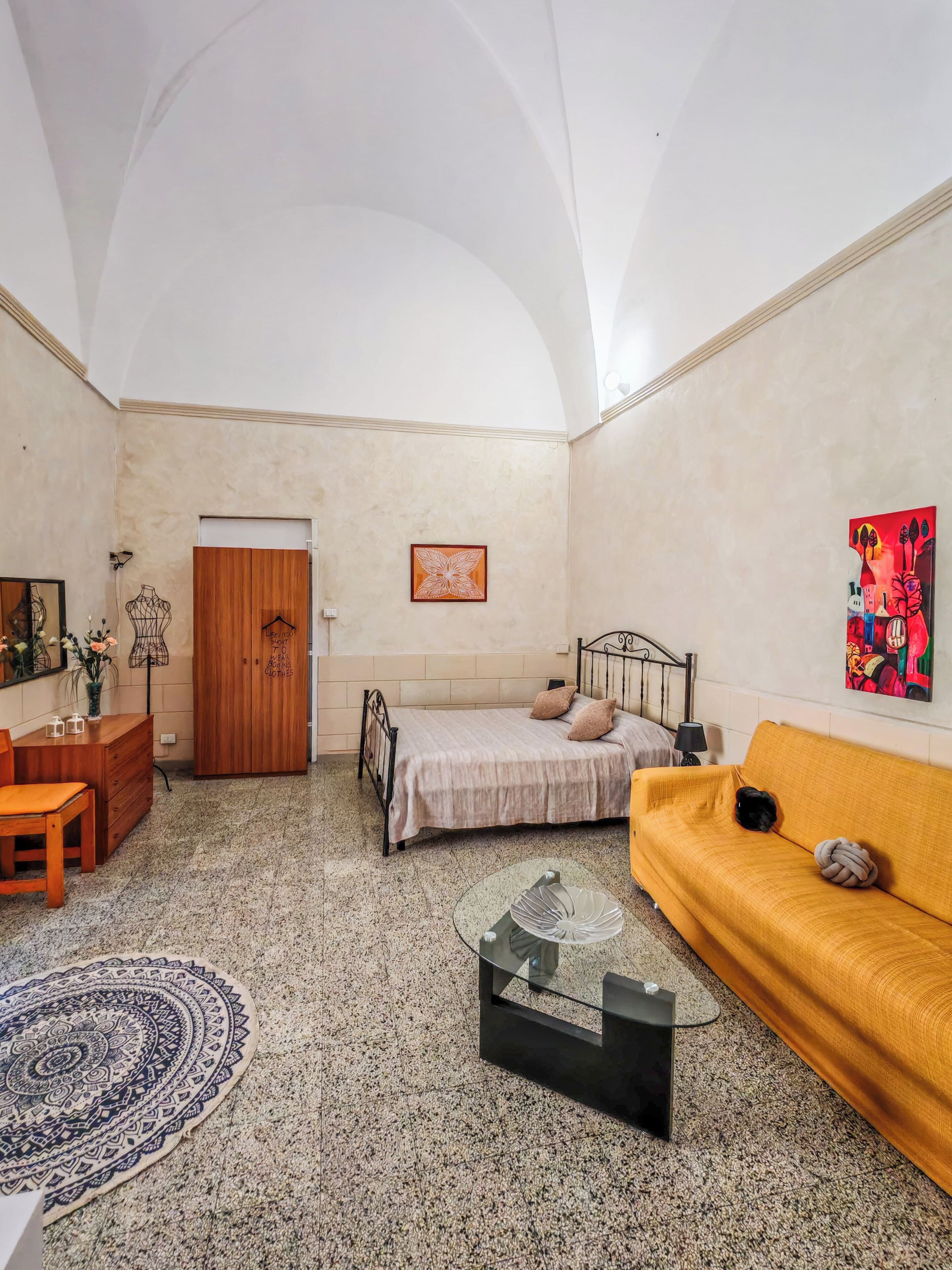 Appartamento, patio | Ferro/asse da stiro, Wi-Fi gratuito