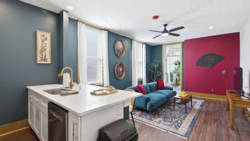 Condo, 1 cama Queen size, cocina (The Bavarian Inn 5) | Interior