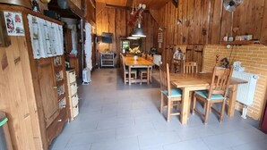 Unclassified image, 5 of 21, button - Guesthouse “Goddess of the Harvest Room” with Shared Terrace, Garden, and Wi-Fi (Gerbépal)