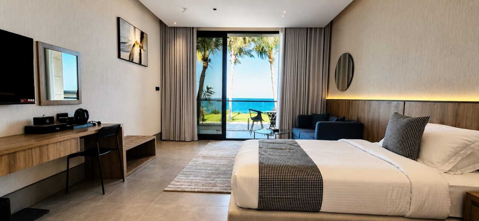 Habitación Deluxe con 2 camas individuales, balcón, vistas al mar | Caja fuerte, cortinas opacas, sistema de insonorización