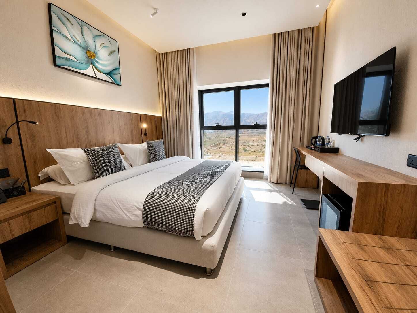 Room, Mountain View | In-room safe, blackout curtains, soundproofing, iron/ironing board
