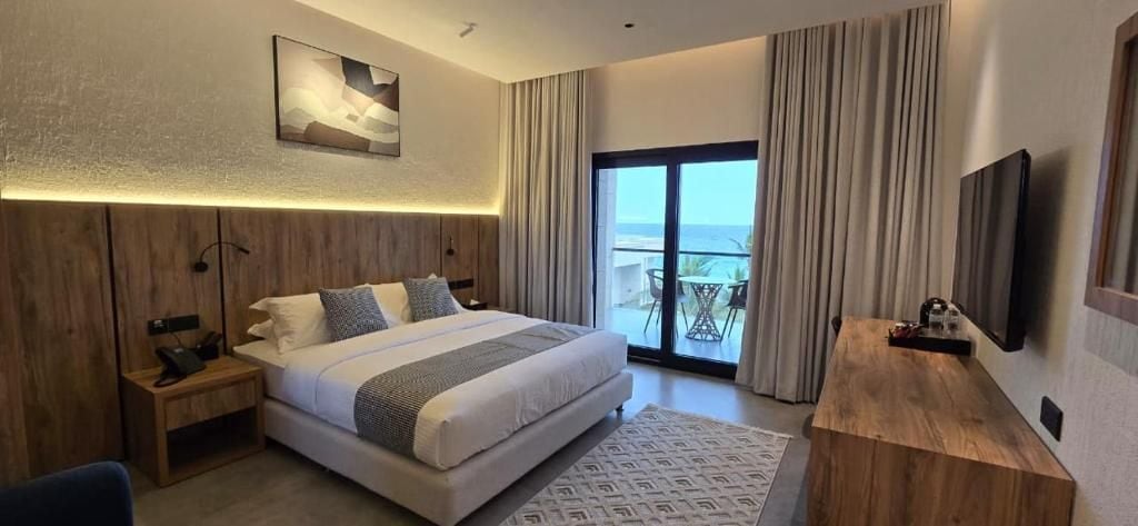 Comfort Double Room, Sea View | In-room safe, blackout drapes, soundproofing, iron/ironing board