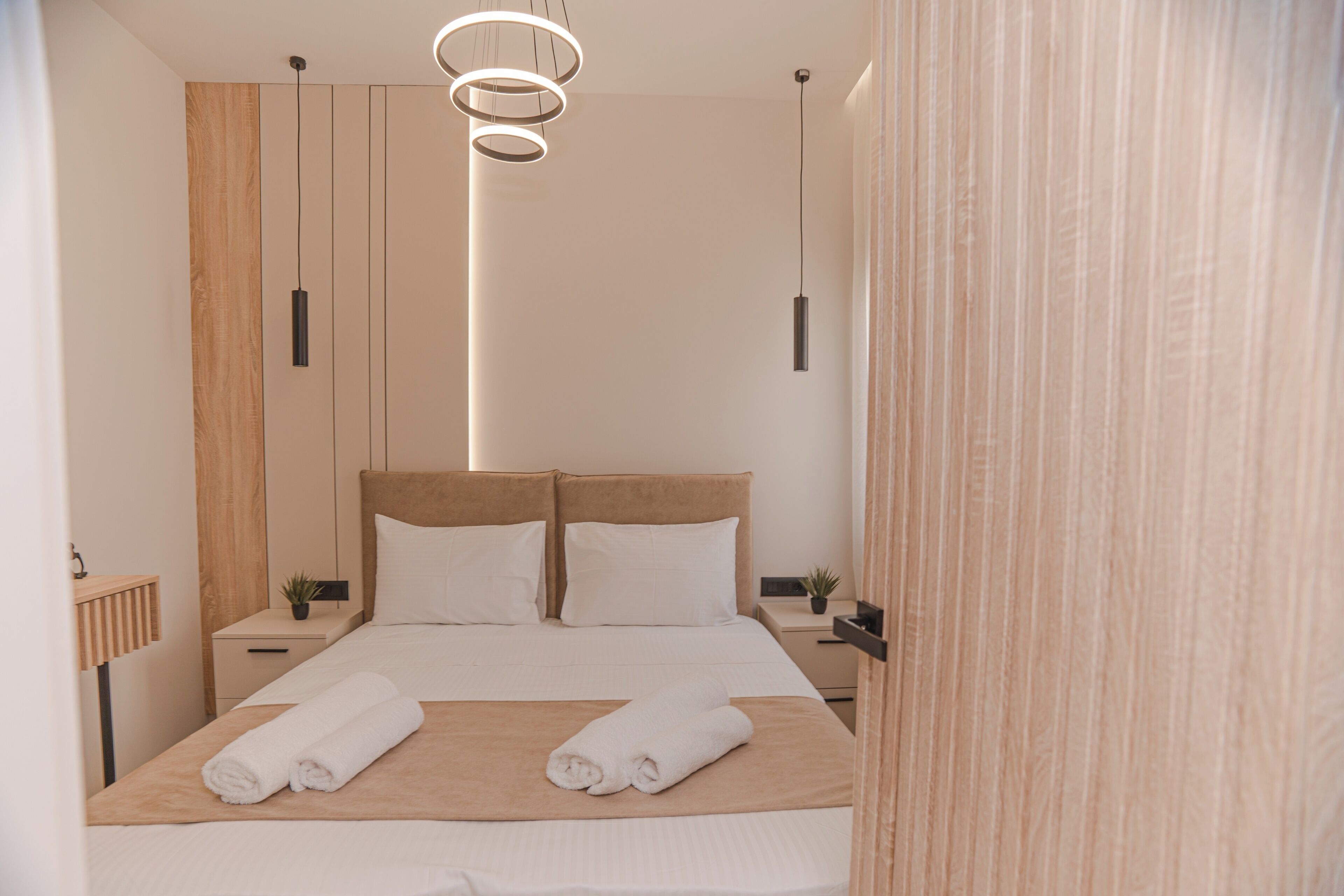 First Floor Suite | Tende oscuranti, insonorizzazione, ferro/asse da stiro, Wi-Fi gratuito