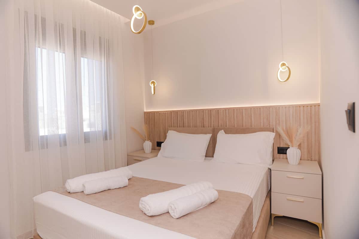 Second Floor Suite With Terrace | 遮光窗帘、隔音、熨斗/熨衣板、免费 WiFi