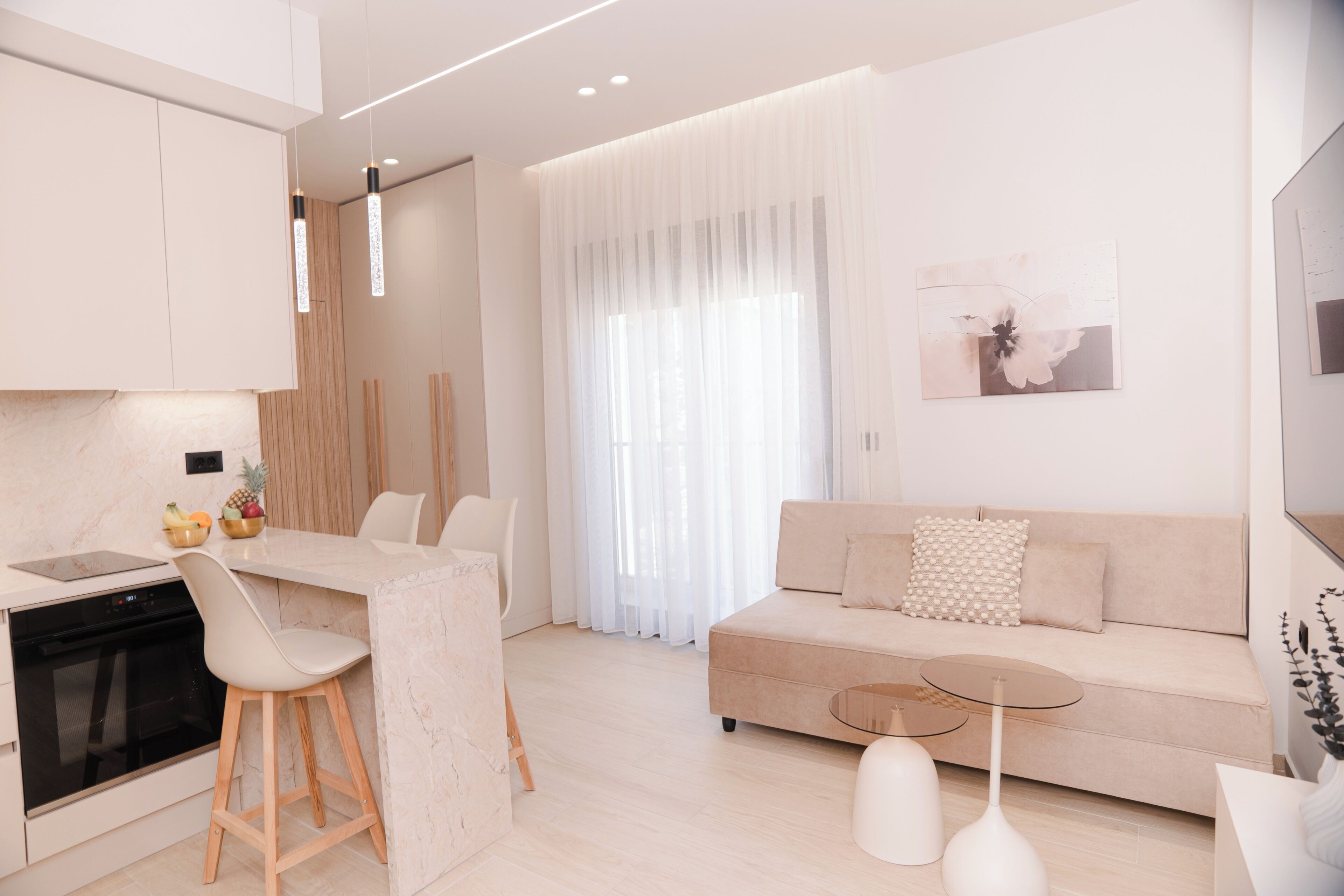 First Floor Suite | Living area