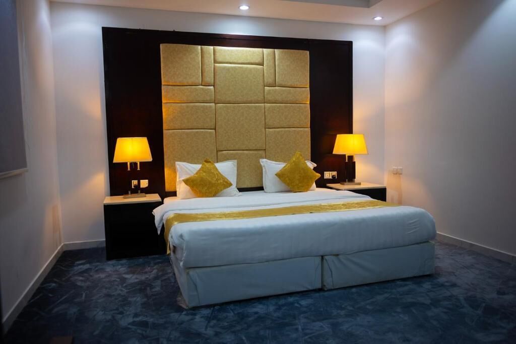 Deluxe Double Room | In-room safe, soundproofing, free WiFi, wheelchair access