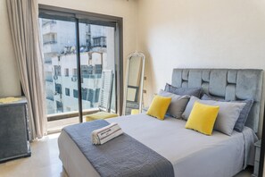1 bedroom, WiFi, bed sheets, wheelchair access - Modern • Fiber Optic • View • Casa Voyageurs • Parking • Bright (Casablanca)