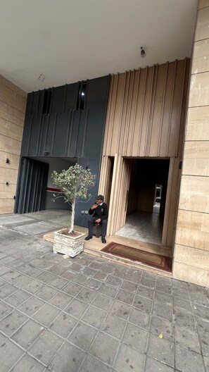 Exterior detail - Modern • Fiber Optic • View • Casa Voyageurs • Parking • Bright (Casablanca)