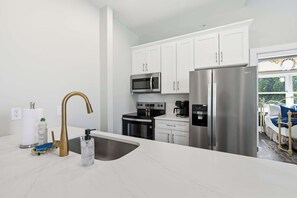 Condo, 1 cama Queen, cozinha (The Bavarian Inn 4) | Cozinha privada