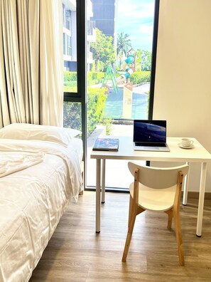 2 bedrooms, in-room safe, desk, iron/ironing board