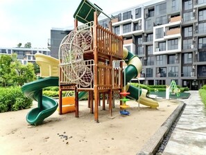 Children’s area - Modern Laguna 2BR Condo with Rooftop Seaview Pools Near Bang Tao Beach (Choeng Thale)